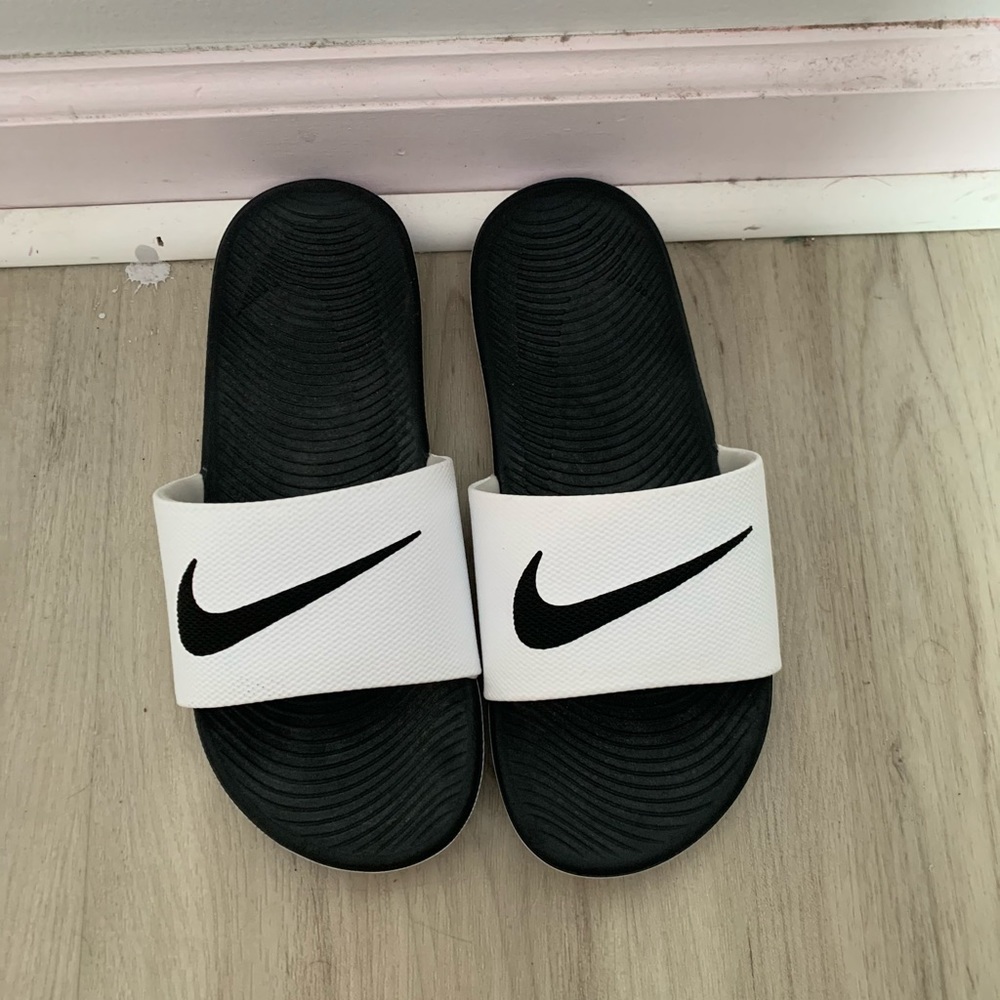 Nike slides